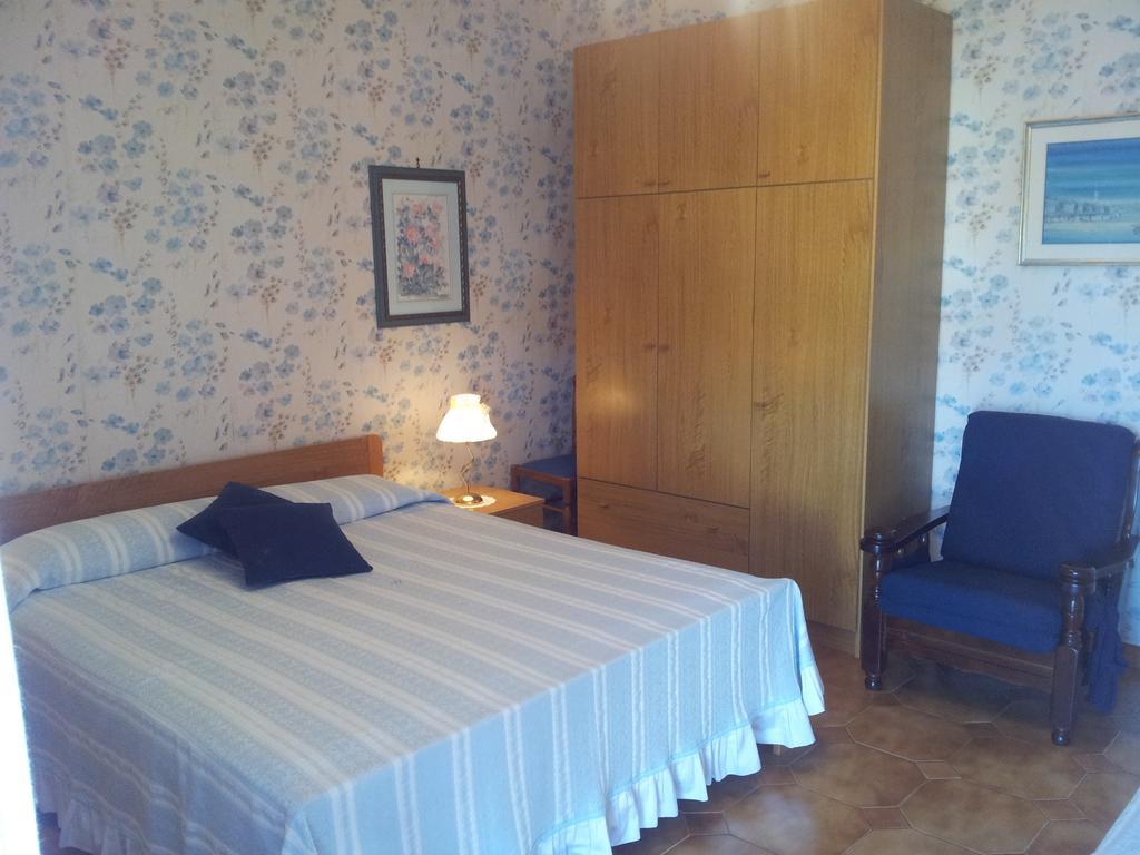 Hotel Meuble Al Ponte Grado Habitación foto